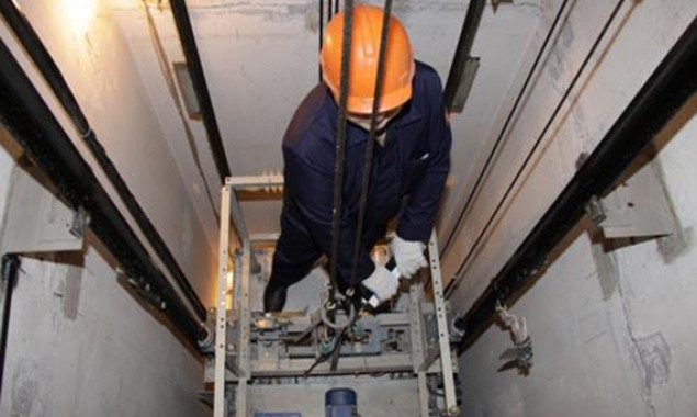 В октябре коммунальщики Дарницкого района заказали ремонты лифтов в 97 домах (адреса)