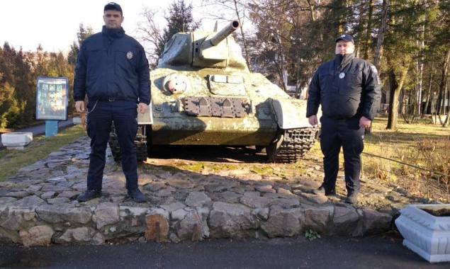 У Нових Петрівцях поліцейські розкрили крадіжку з музею “Битва за Київ”