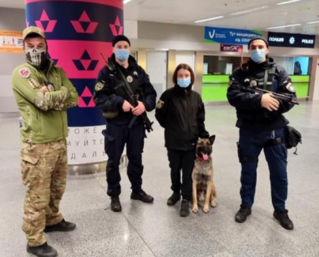 Полицейские провели проверку аэропорта “Борисполь” из-за сообщения о минировании