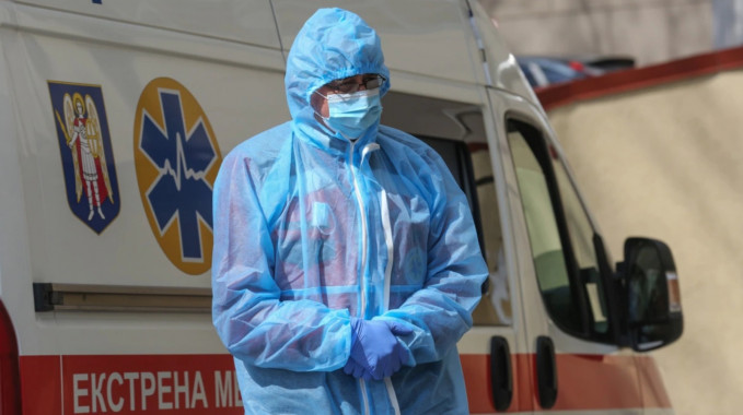 За сутки в Украине от коронавируса умерли 326 человек