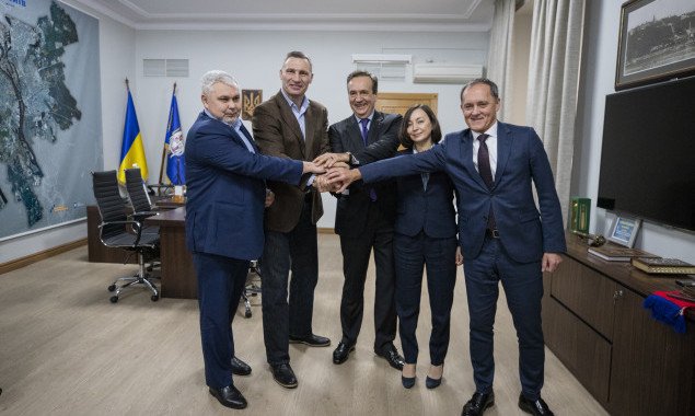 Кличко подписал кредитное соглашение с Европейским инвестиционным банком на обновление подвижного состава общественного транспорта