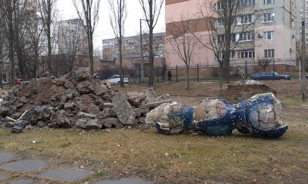 Образовательная комиссия Киевсовета озаботилась актом вандализма в школе на Виноградаре