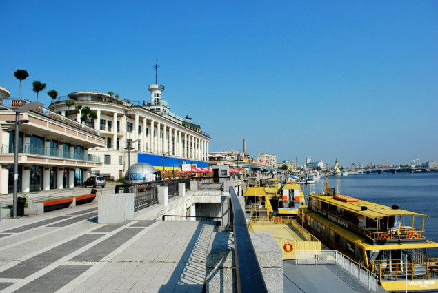 ГУ ГСЧС столицы через суд требует отключить от электричества Киевский речпорт