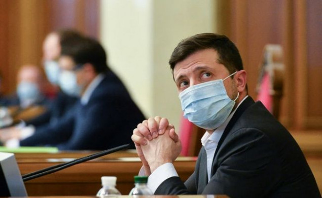 Зеленский ответил на очередную петицию об отмене “принудительной вакцинации”