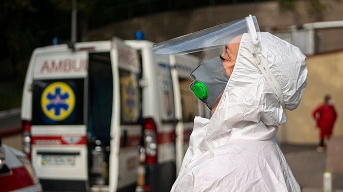 За сутки, 30 ноября, в Украине от коронавируса умерли 557 человек