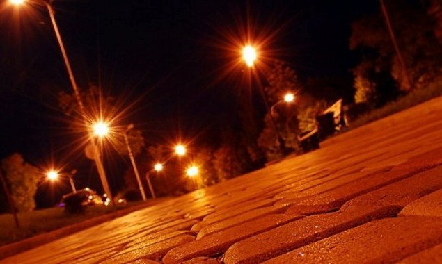 Киевсовет планирует принять в коммунальную собственность более 2 тысяч фонарей в парках и скверах столицы