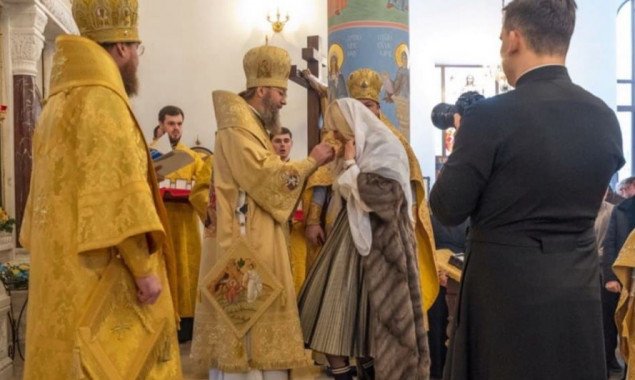 Митрополит Онуфрий наградил Аллу Ландар орденом Преподобной Анастасии Киевской
