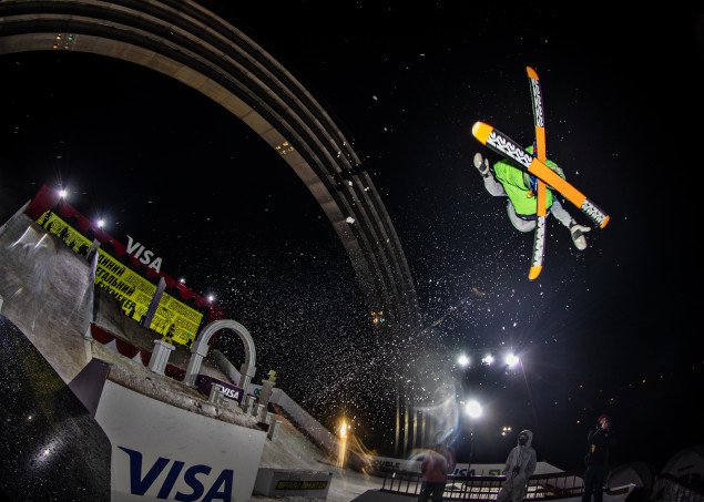 Сноубординг и лыжи: в Киеве прошел масштабный фестиваль зимних видов спорта “Double Triple Snow Fest”