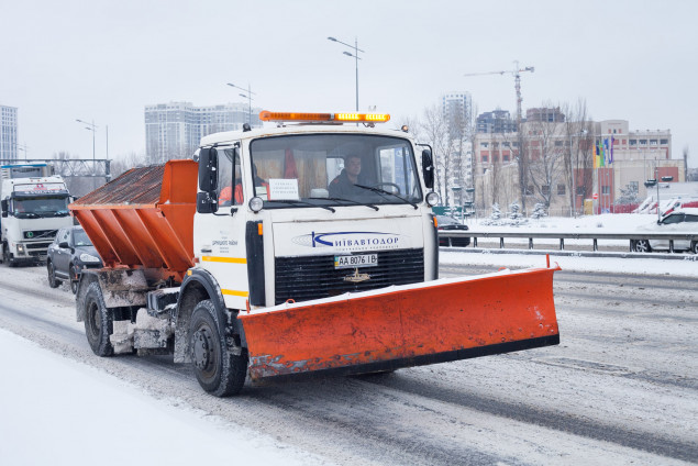 Утром 9 января въезд крупногабаритного транспорта в Киев будет запрещен из-за надвигающегося снегопада