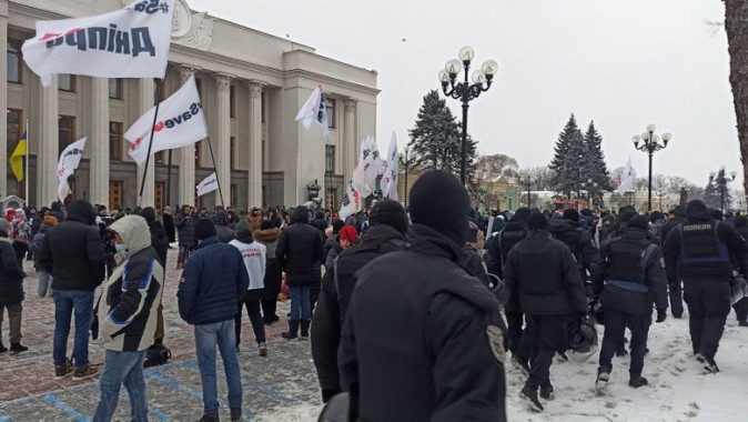Предприниматели вновь вышли протестовать под стены Верховной Рады (фото, видео)