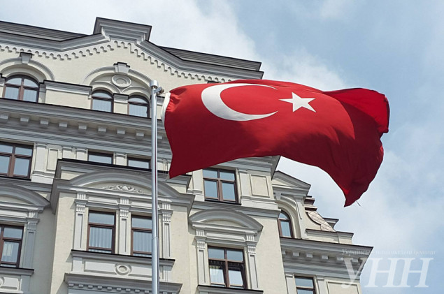 Шмыгаль поручил Кличко искать землю для посольства Турции