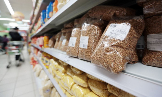Чтобы стабилизировать цены, Кабмин ограничил торговые наценки на основные продукты питания