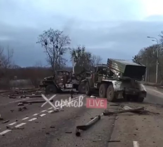 Под Харьковом разбили колонну российских “Градов”(видео)