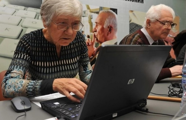 В Славутиче пожилых людей научат заводить электронный кабинет и работать с “Дией”