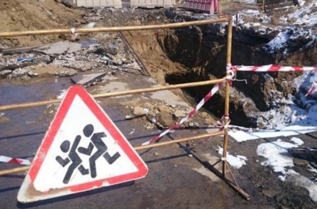 Жители Беличей пожаловались на “Киевводоканал”, который разрыл подъездные пути к нескольким домам