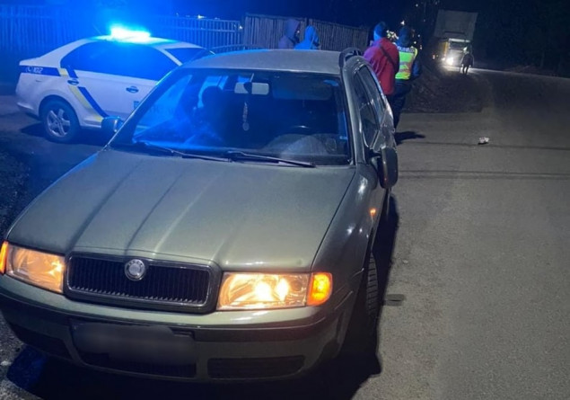 На Киевщине водитель сбил 7-летнего ребенка, переходившего дорогу с отцом в неустановленном месте