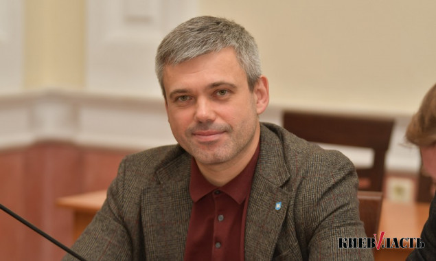 Заместителя Кличко Петра Оленича обвинили в работе на “Сбербанк”: лоббирует выделение земли