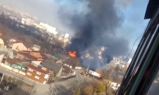 Из-за обстрелов российскими оккупантами Ирпеня загорелись три частных дома