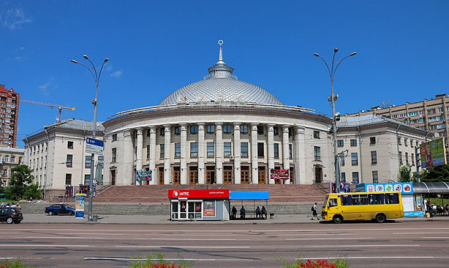 Кабмин и Фонд госимущества не спешат передавать здание цирка в коммунальную собственность Киева