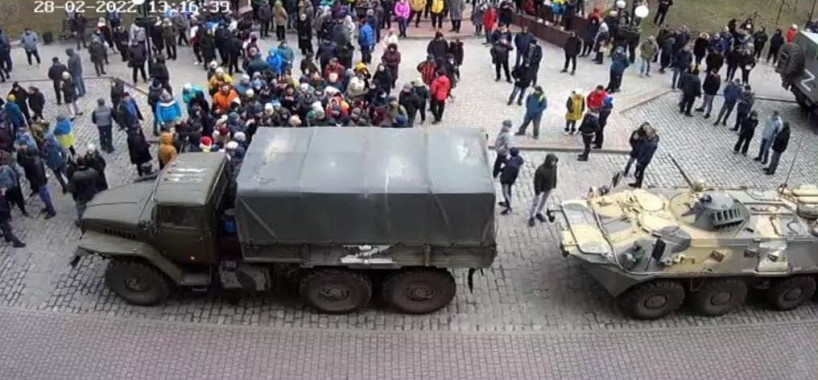 Жителі Бердянська вийшли на мітинг проти російських окупантів (відео)