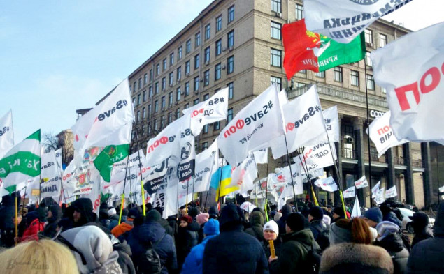 В Киеве из-за акции протеста предпринимателей заблокировано движение в центре (фото, видео)