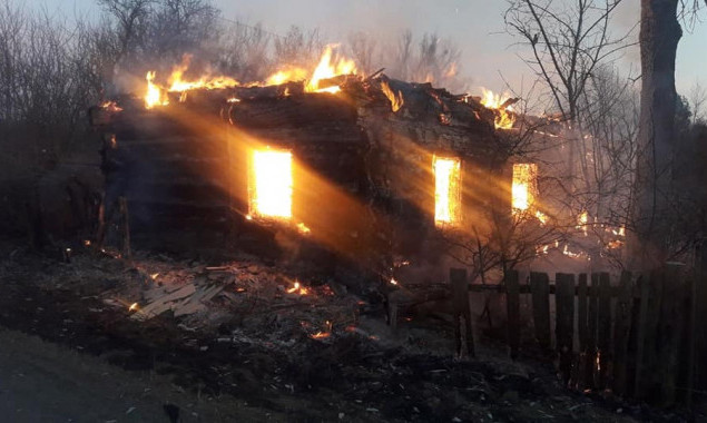 На Коростенщині внаслідок ворожого обстрілу знищено 3 житлових будинки