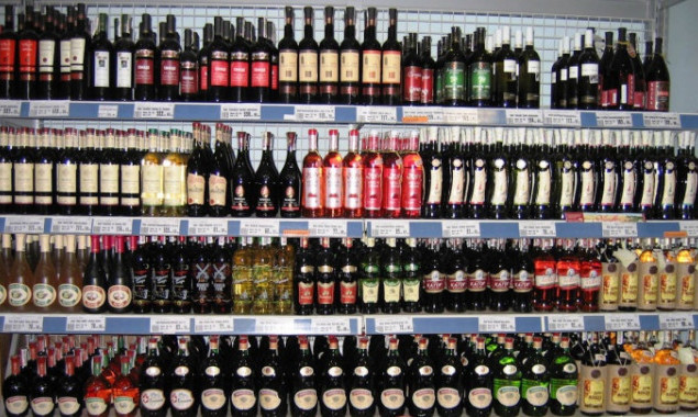 У Києві з 1 квітня частково дозволять продаж алкоголю