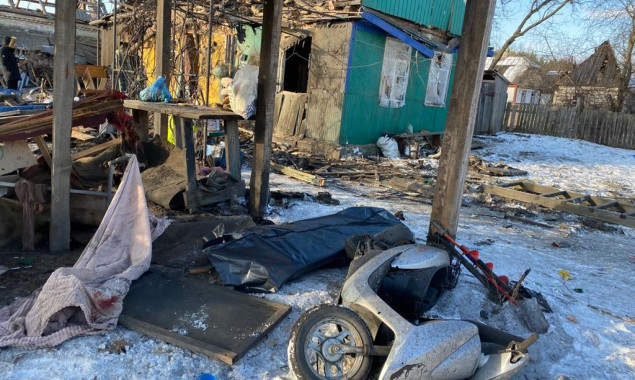 На Бучанщині від удару авіабомби загинула молода дівчина, зруйновано близько десятка будинків