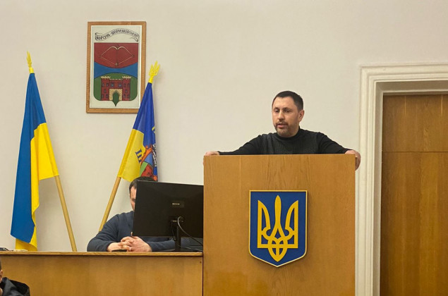 Cтріхарський: “Влада закликає місцевих депутатів звертатися до країн-членів НАТО з вимогою закрити небо над Україною”