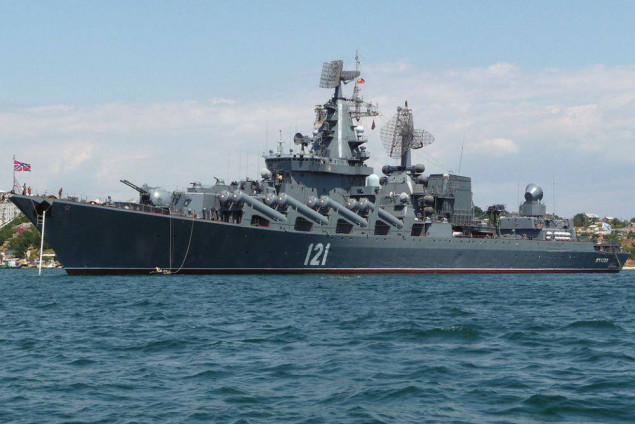 Крейсер “Москва” затонув, доля півтисячі російських моряків невідома