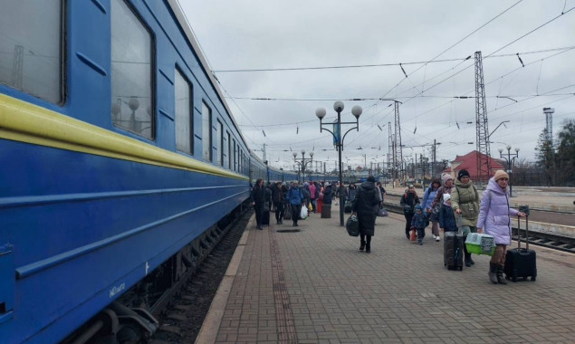 “Укрзалізниця” продовжує евакуацію людей з Донеччини та Луганщини (розклад рейсів)