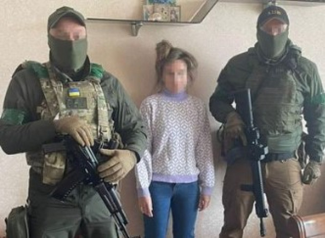 На Харківщині 29-річна переселенка здавала росіянам позиції ЗСУ