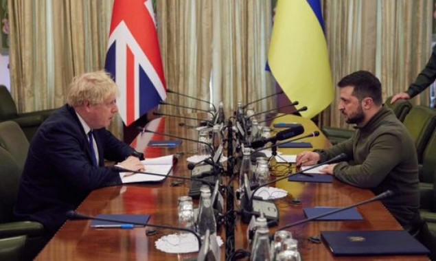 Прем'єр-міністр Великобританії Джонсон анонсував більше санкцій та військову допомогу Україні