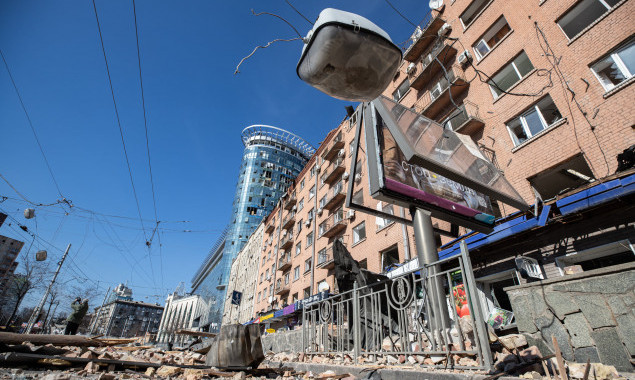 У Києві пошкоджено 183 житлових будинки, повертатися до міста все ще небезпечно