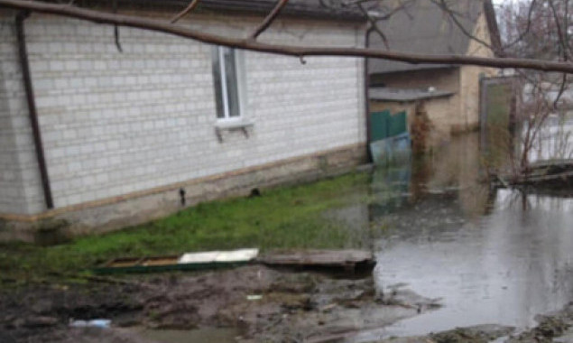 В Демидові на Київщині ліквідовують наслідки підтоплення через руйнування дамби
