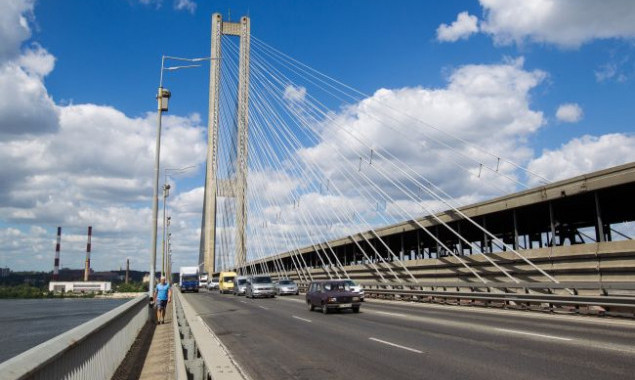 В Києві відкрили рух по Південному мосту для всього транспорту