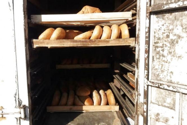 У Лисичанську росіяни обстріляли хлібні фургони, щоб лишити людей голодними