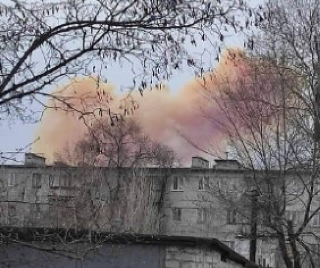 В Рубіжному на Луганщині окупанти знов влучили у цистерну з азотною кислотою, але крім самих орків ніхто не постраждав (відео)