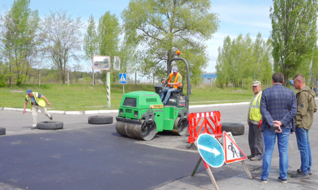 У Броварах розпочали ямковий ремонт доріг (відео)