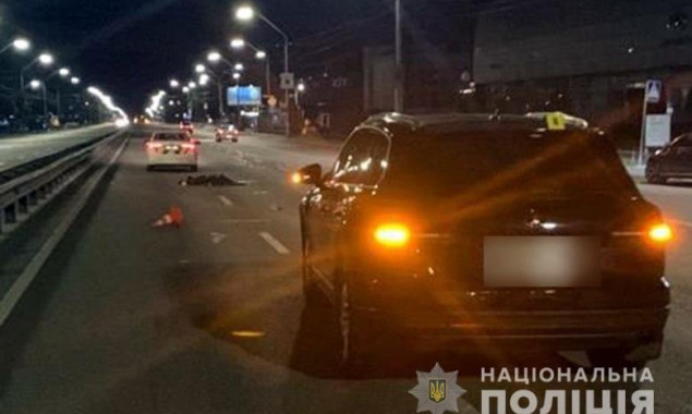 На столичному проспекті Перемоги автомобіль Volkswagen на смерть збив людину