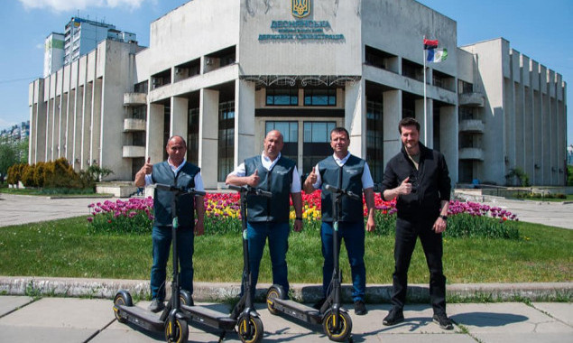 Інспектори з благоустрою Деснянського района Києва будуть пересуватись електросамокатами