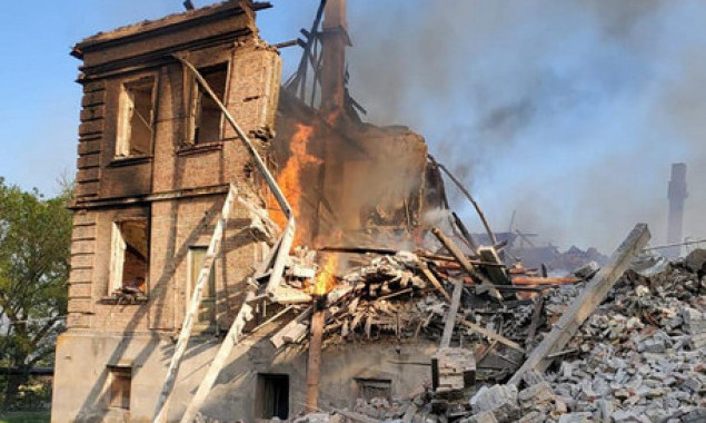 Після авіаудару по школі на Луганщині врятовано 30 громадян, кількість загиблих може сягнути 60