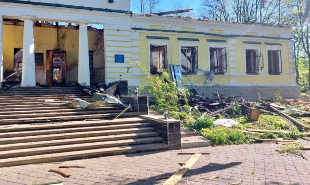 На Харківщині російський снаряд знищив музей Григорія Сковороди