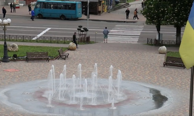 У Борисполі відновили роботу фонтану (відео)