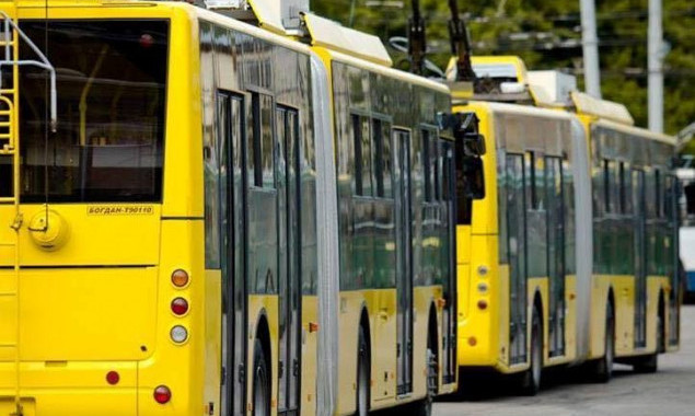 У суботу в Києві змінять рух тролейбусний та автобусний маршрути