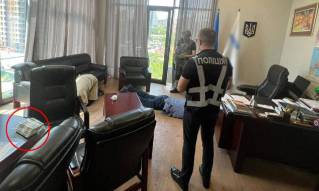 СБУ затримала в Києві лідерів однієї з партій, звинувачують у хабарі 2,5 млн доларів