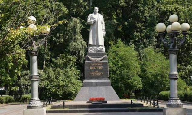 У Києві перенесуть або демонтують 32 монументи радянським діячам