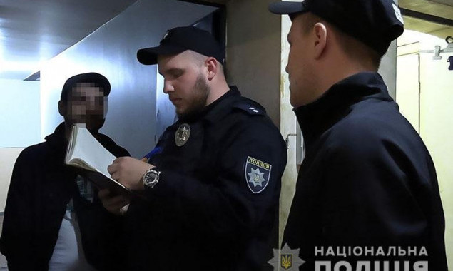 У Києві правоохоронці затримали чоловіка за вбивство орендодавця квартири (відео)