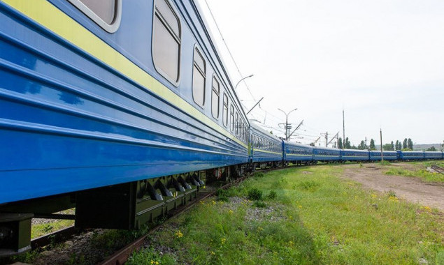 “Укрзалізниця” відміняє з 2 липня курсування маршруту Київ – Рахів