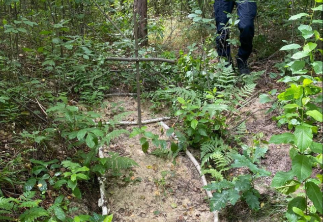 Біля села Здвижівка на Бучанщині виявили тіло ще одного загиблого під час окупації цивільного (фото)